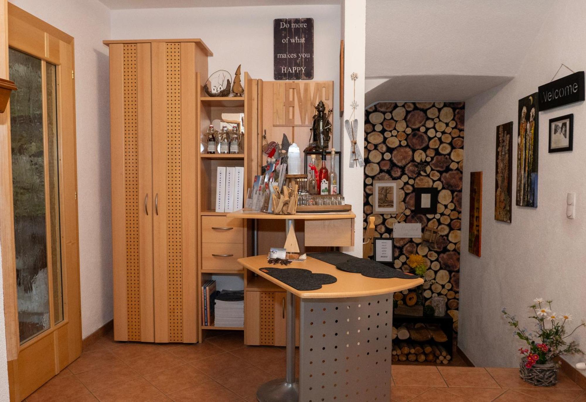 Haus Alpin Apartments Pettneu am Arlberg Exterior photo