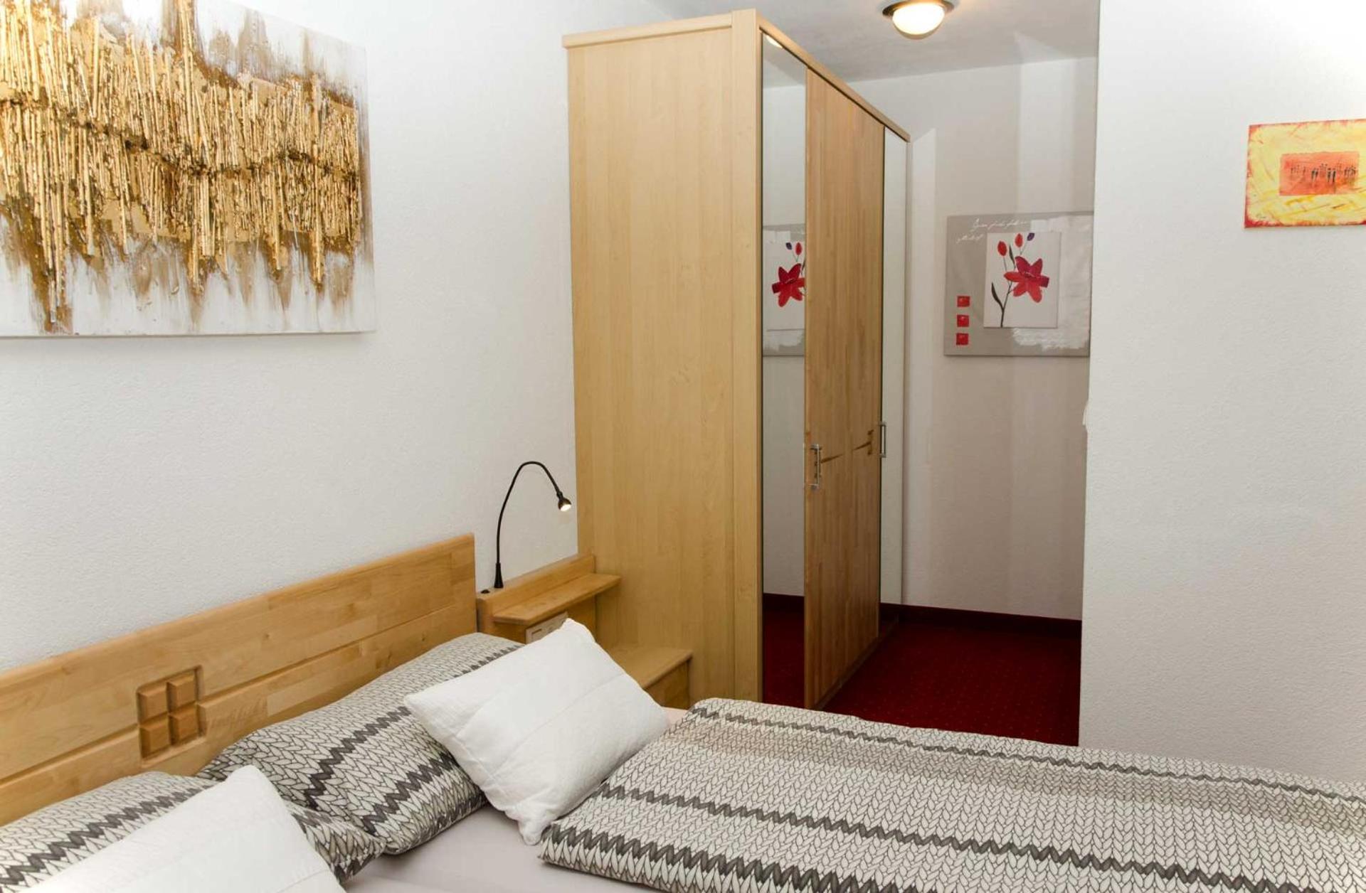 Haus Alpin Apartments Pettneu am Arlberg Exterior photo